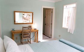 The Blue Room - Charming Studio, Great Location!